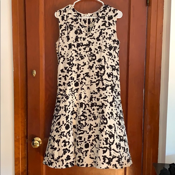 Vince Dresses & Skirts - {VINCE} Geometric Print Drop Waist Dress